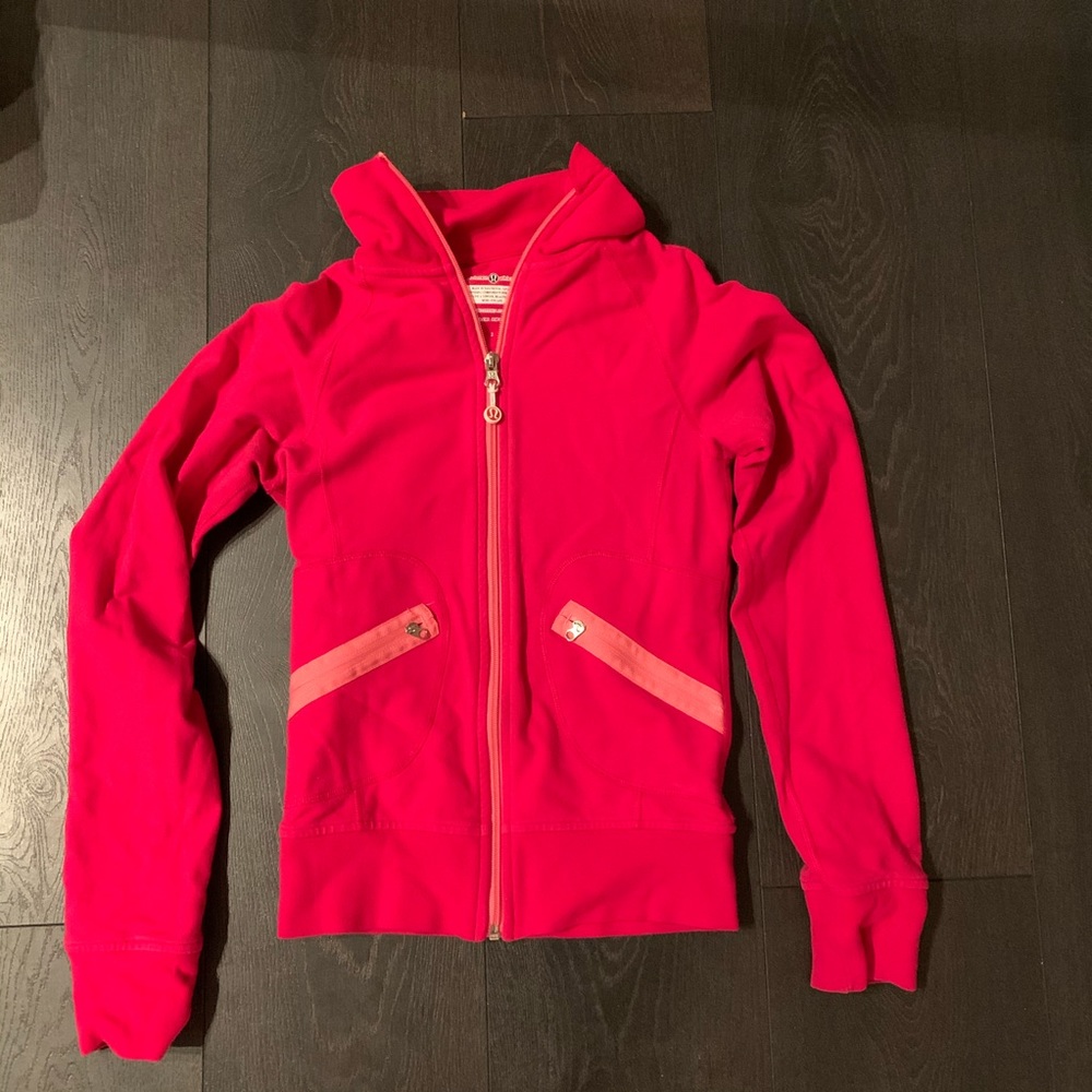 Lululemon Fuschia Zip - size 2